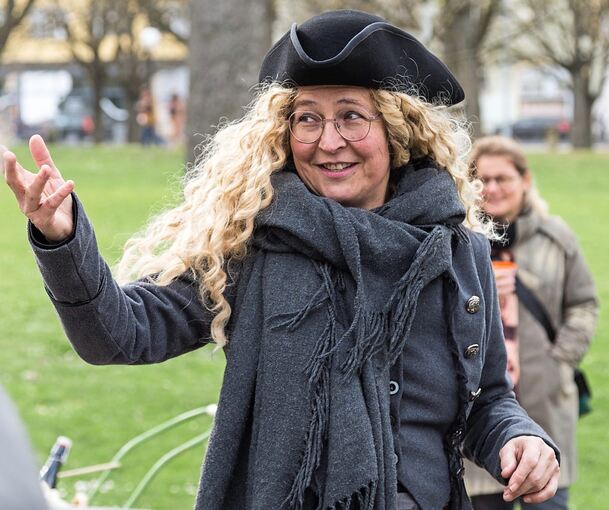 Xenia Busam in ihrer neuen Rolle als Berta. Sie will einen Mordanschlag auf Herzog Carl Eugen verhindern. Foto: privat
