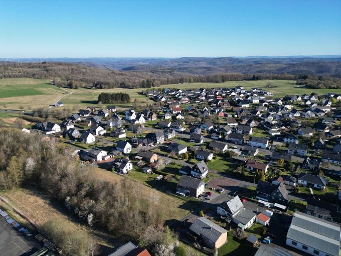 Nach Gewalttat im Westerwald: Täter weiter flüchtig