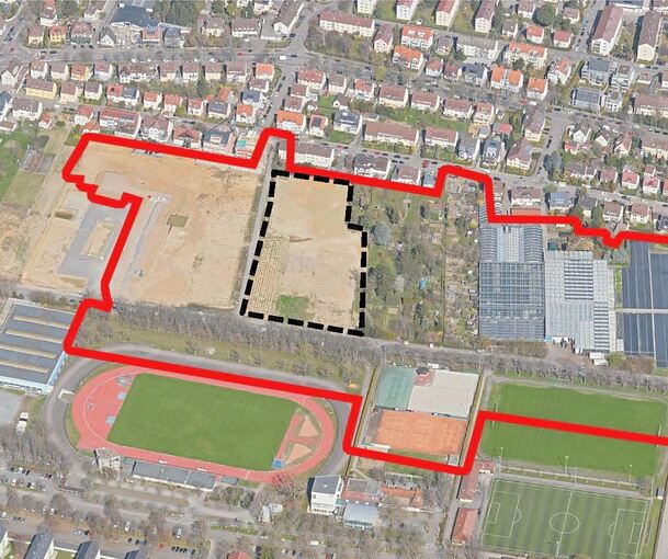 Rot umrandet das Planungsgebiet am Fuchshof. Unten sieht man das Jahnstadion. Schwarz umrandet ist die Fläche, die die drei Bauträger gekauft haben.