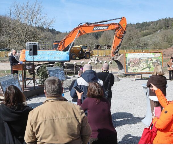 Geschäftsführer vom Tripsdrill: Stefan Seipel hält seine Ansprache.
