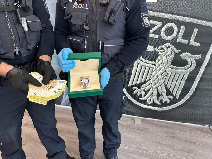 Verdacht auf Schwarzarbeit: Razzia bei Baufirmen