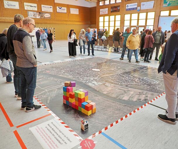 Die Besucher können an verschiedenen Stationen eigene Ideen, Vorstellungen und Anregungen einbringen.