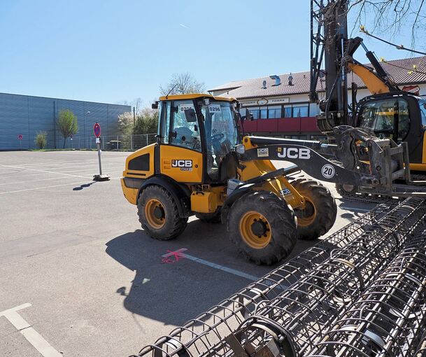 Die Bauarbeiten zur Verlegung der Kabelrohre haben begonnen.