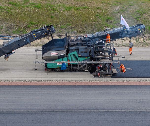 Zwischen Pfingsten und Anfang Oktober werden auf der Landesstraße zwischen Sachsenheim und Bietigheim nur noch Baufahrzeuge rollen.