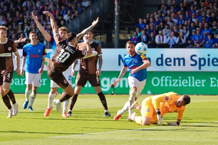 Holstein Kiel - FC St. Pauli Holstein Kiel - FC St. Pauli