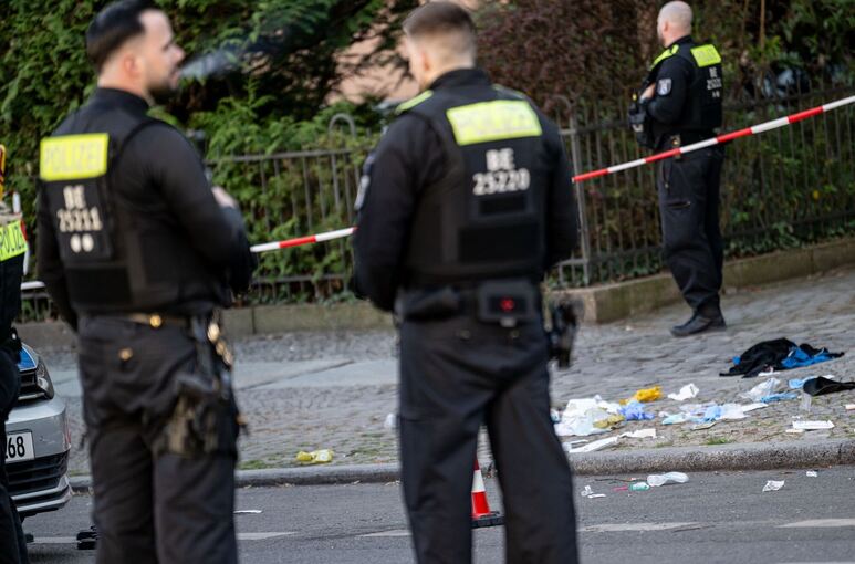 Mann in U-Bahnhof erstochen
