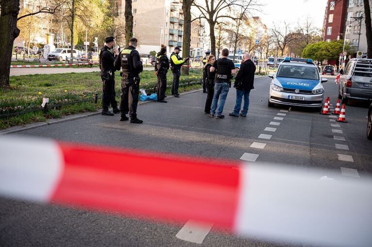 Mann in U-Bahnhof erstochen