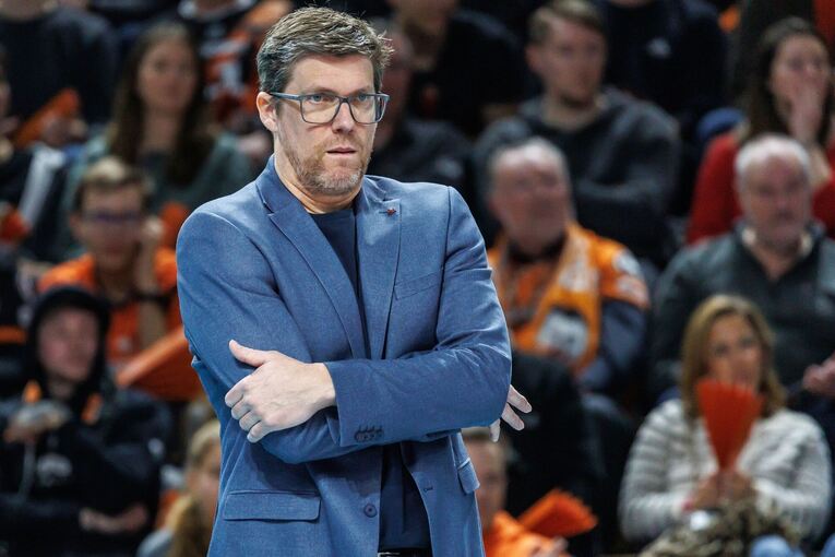 Trainer Stefan Hübner von der SVG Lüneburg