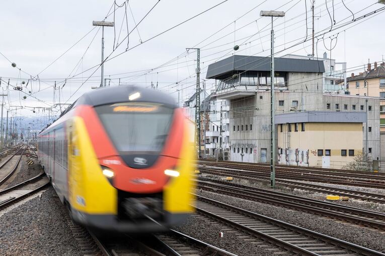 Pendler-Kritik an Bahn