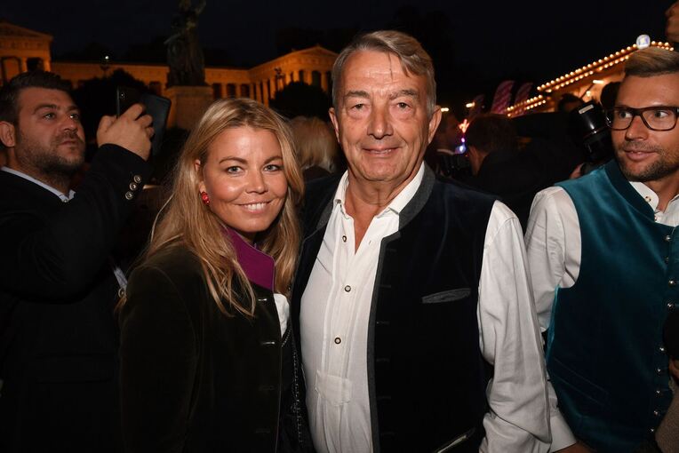 Marion Popp und Wolfgang Niersbach beim Oktoberfest 2018
