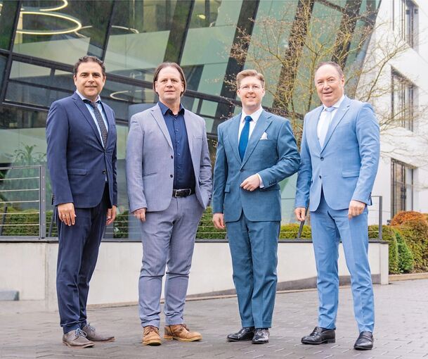 Die Verantwortlichen: Der Großbottwarer Bürgermeister und Aufsichtsratsvorsitzende Ralf Zimmermann, Geschäftsführer Oliver Kämpf Die Verantwortlichen: Der Großbottwarer Bürgermeister und Aufsichtsratsvorsitzende Ralf Zimmermann, Geschäftsführer Oliver Kämpf, Geschäftsführer und der Leiter des Beteiligungsmanagements der ENCW-Gruppe Christian Flack sowie Horst Graef, Geschäftsf