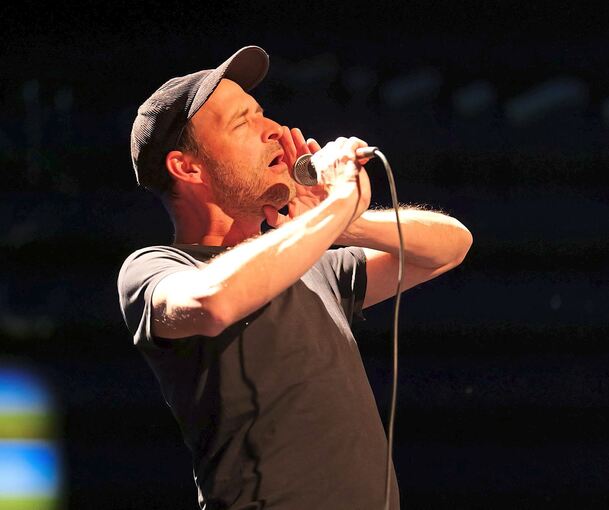 Andreas Schaerer versieht Jazz mit Einflüssen unter anderem aus Prog-Rock und Fusion.