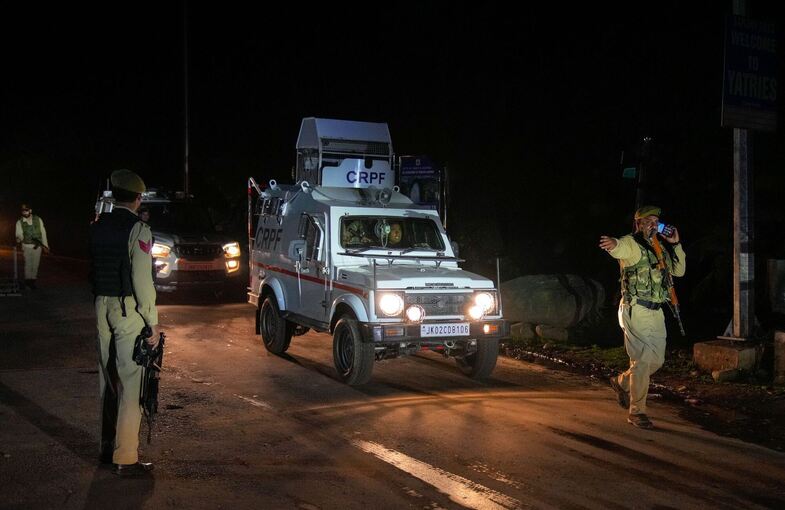 Mutmaßliche Extremisten schießen auf Touristen in Kaschmir