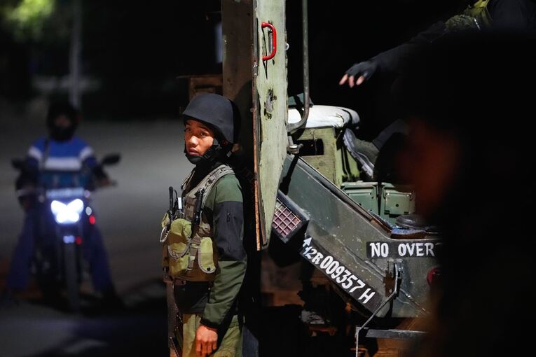 Mutmaßliche Extremisten schießen auf Touristen in Kaschmir