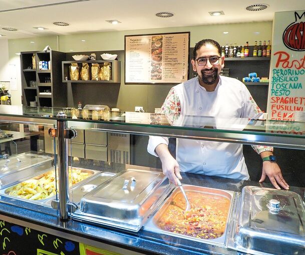Osman Taskin in seinem Restaurant in der Oberpaur-Passage.