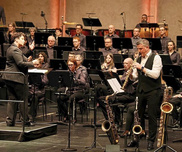 Unter der Leitung von Susanne Bader zauberte der Musikverein Oßweil ein wunderbares musikalisches Menü.