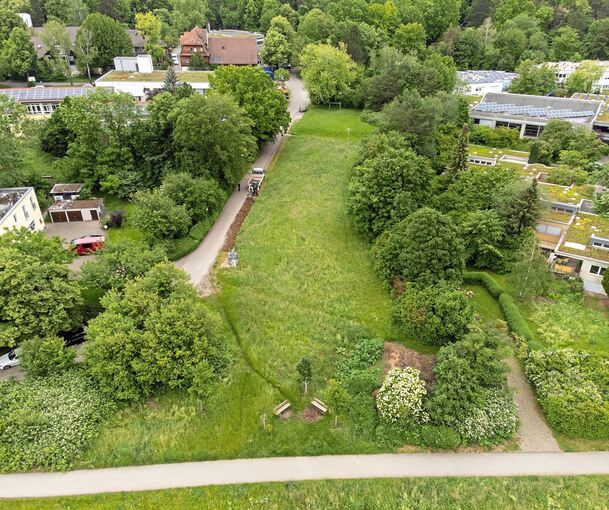Auf 700 Quadratmetern an der Bodelschwinghstraße bei der Karlshöhe – am oberen Bildrand der Salonwald an der Königinallee – sollte die Jurte des Naturkindergartens Platz finden. Die Stadt will an Standort und Konzept festhalten.