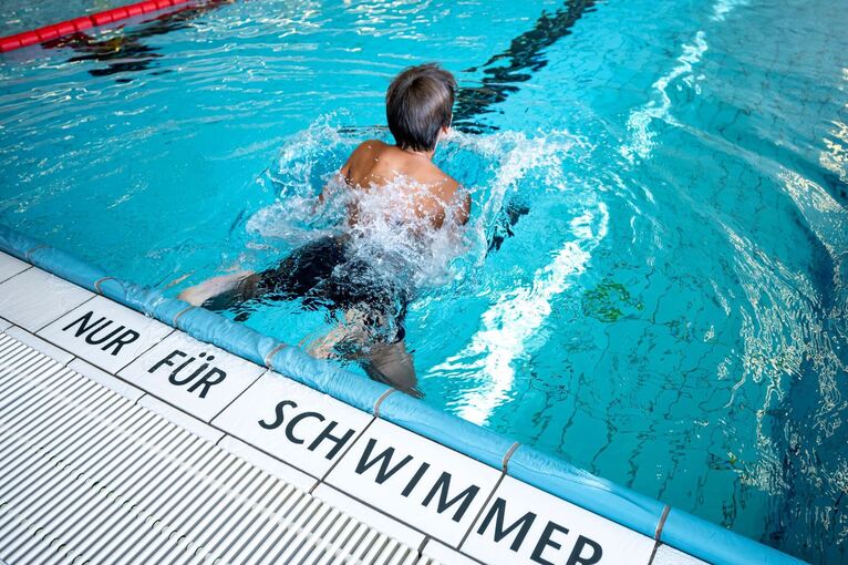 Lange Wartelisten bei Schwimmkursen