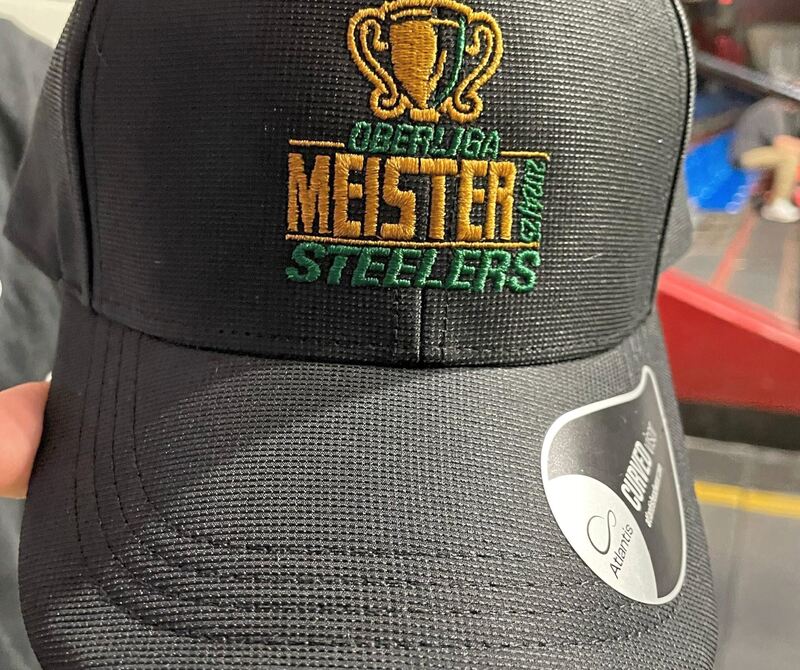 Die Steelers-Meisterkappe.