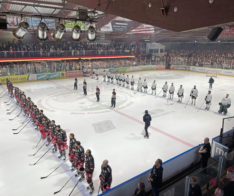 Vor dem Finalspiel bei der obligatorischen Finalhymne.