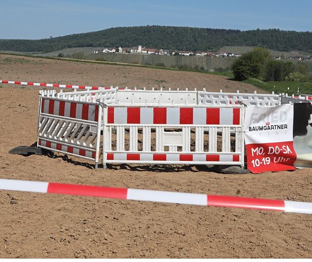 Gut gesichert ist das Loch, das sich auf einem Feld bei Hohenhaslach aufgetan hat.