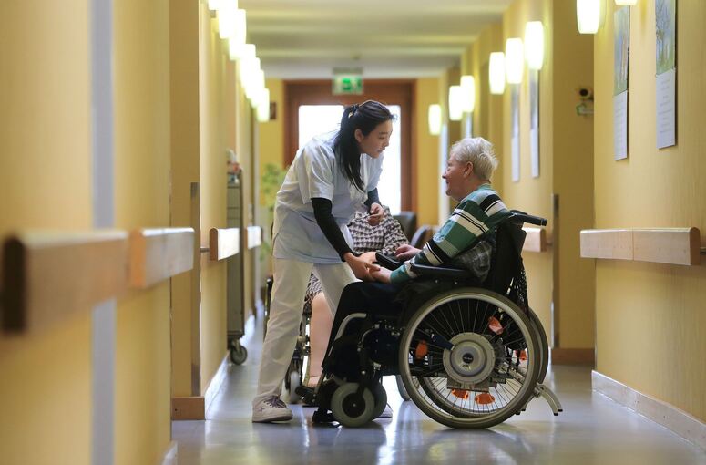 Chinesisches Pflegepersonal in Magdeburger Altenheim