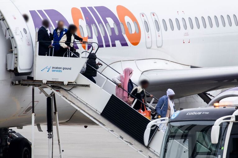 EU-Resettlement-Flug aus Kairo in Hannover gelandet EU-Resettlement-Flug aus Kairo in Hannover gelandet