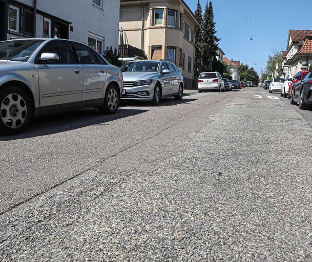 Die marode Bismarckstraße steht seit über 15 Jahren ganz oben im Belagssanierungsprogramm – mittlerweile werden dafür geschätzte 4,5 Millionen Euro fällig.