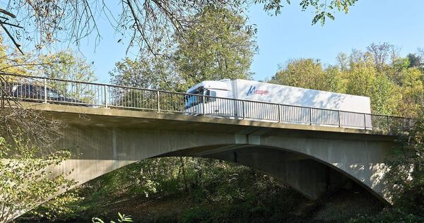 Die Tage der alten Murrbrücke sind gezählt. Sie wird in den nächsten Monaten durch einen Neubau ersetzt. Das hat gewaltige Auswirkungen auf den Verkehr zwischen Marbach und Murr.