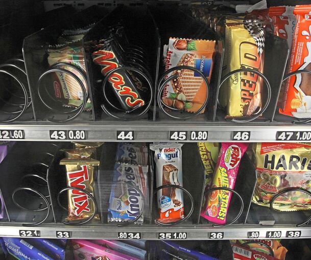 Wurst-, Snack-, Blumen-, Eis- und Zigarettenautomaten sind betroffen.