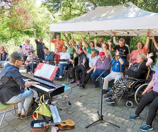 Christiane Hähnle sorgt mit dem Chorprojekt „Einfach singen!“ für Stimmung.