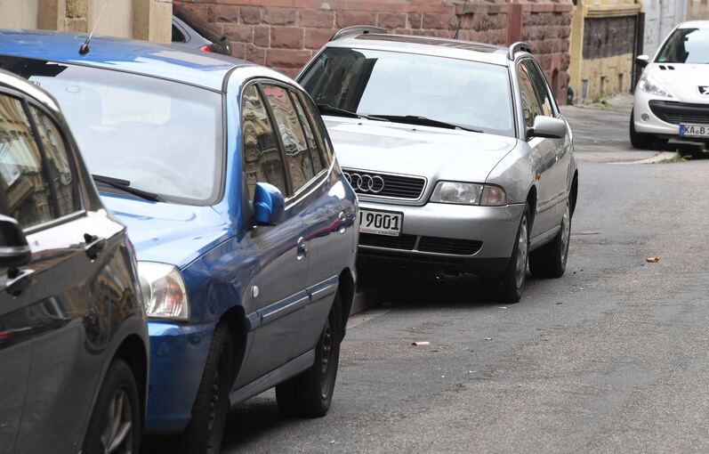 Gehwegparker in Karlsruhe