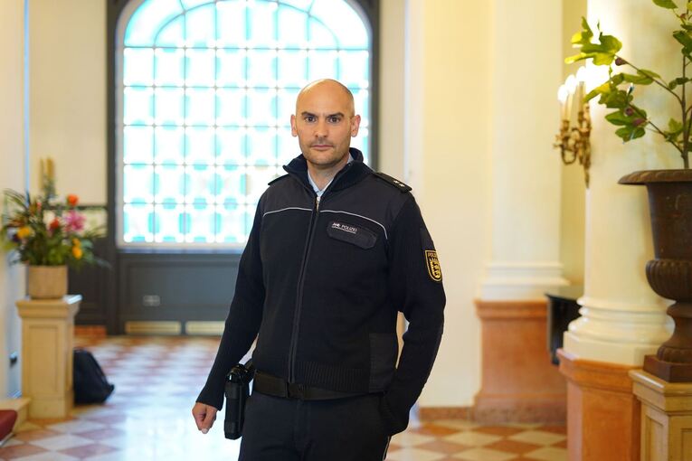 Finanzminister Bayaz wird zum Schauspieler