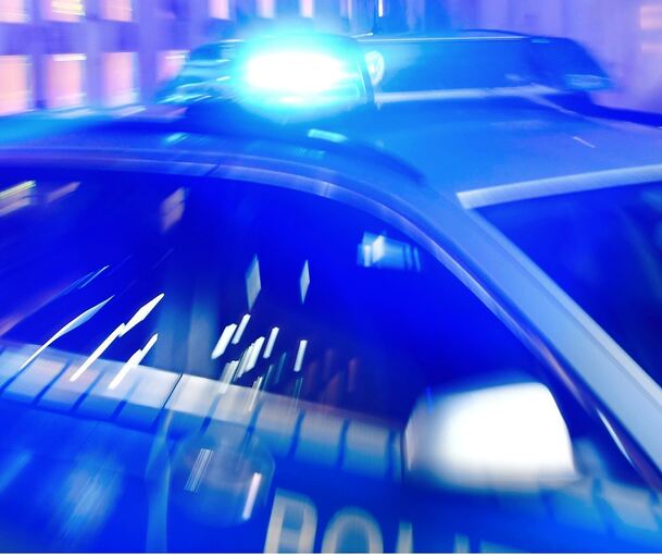Die Polizei bittet um Hinweise. Die Polizei bittet um Hinweise.