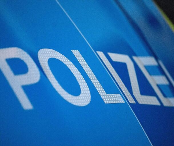 Die Polizei nimmt Zeugenhinweise entgegen.
