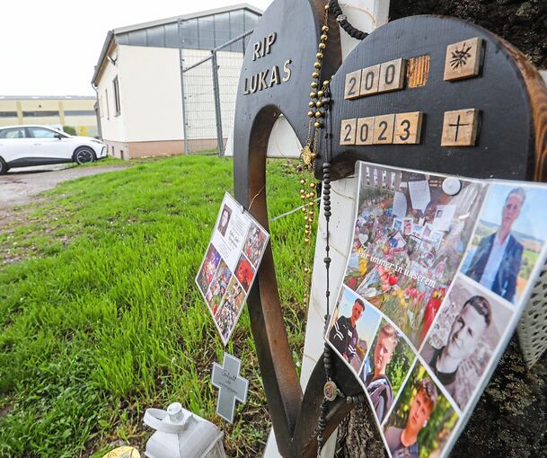 Gedenkstätte für den getöteten Lukas in Asperg: Die Täter hatten laut LKA zumindest Querverbindungen zu den Stuttgarter Banden.