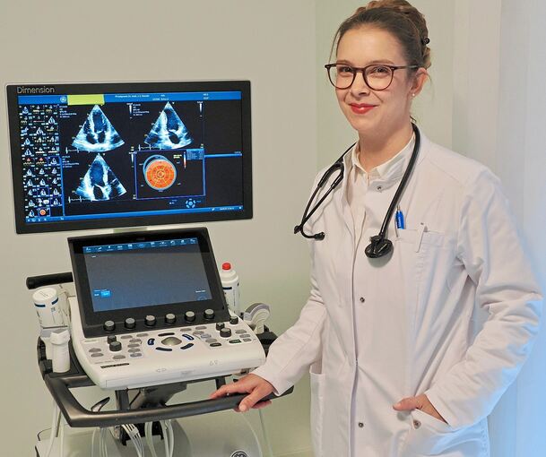 Dr. Jana Sofia Steude ist seit zwei Jahren in ihrer kardiologischen Praxis auf der Hartenecker Höhe tätig, wo sie auf alle Erkrankungen des Herzens wie auch auf Prävention spezialisiert ist. Davor war sie lange Zeit als Oberärztin in Basel tätig. Ihr