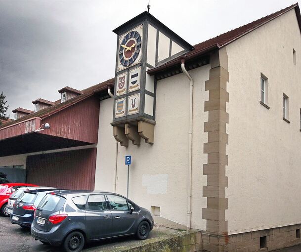 In der Mitte des Burgplatzes steht die Kelter.