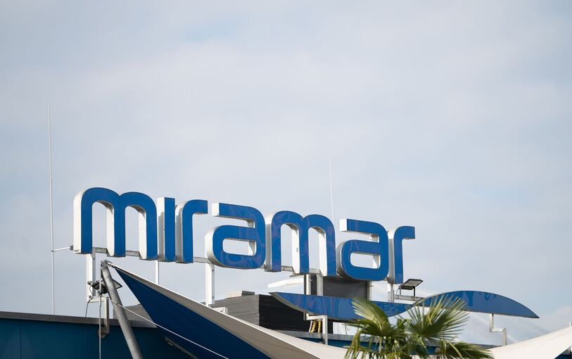 Rundgang zum Wiederaufbau des Erlebnisbades Miramar