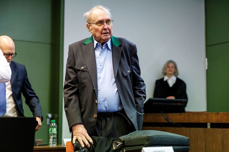 Prozessauftakt gegen zwei Ex-Bundestagsabgeordnete