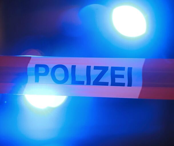 Die Polizei sucht Zeugen einer Unfallflucht.