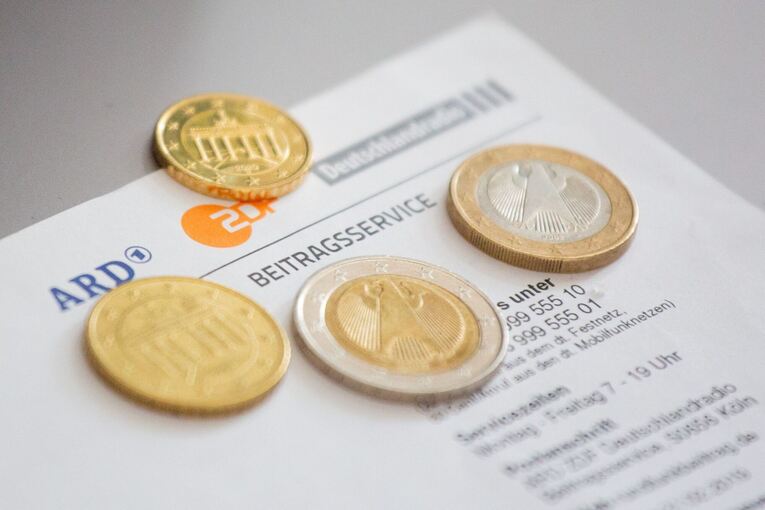 Rundfunkbeitrag: Bei Zahlungsverzug drohen künftig Strafzinsen Rundfunkbeitrag: Bei Zahlungsverzug drohen künftig Strafzinsen