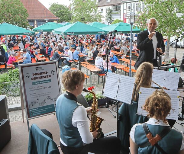 Kelterplatz: Der Musikverein Eglosheim gehört mit seinen Orchestern zum Kernprogramm des Traditionsfestes.