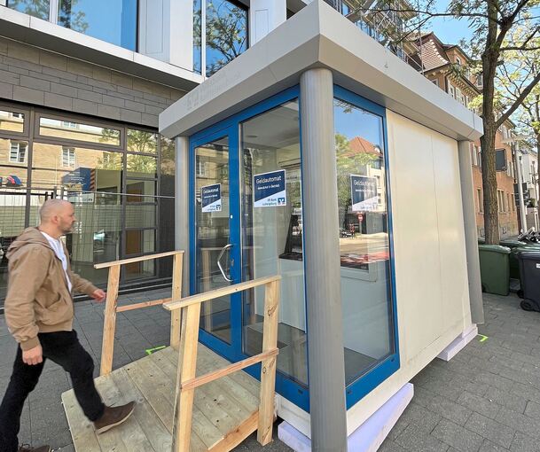 An diesem Mittwoch soll der Container der VR-Bank an der Wilhelmstraße für Ein- und Auszahlungen in Betrieb gehen.