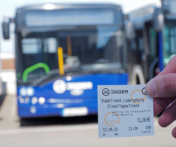 Drei Euro kostet das Stadtticket schon lange nicht mehr. Aktuell zahlen Nutzer 3,50 Euro, im September sollen weitere 50 Cent aufgeschlagen werden.