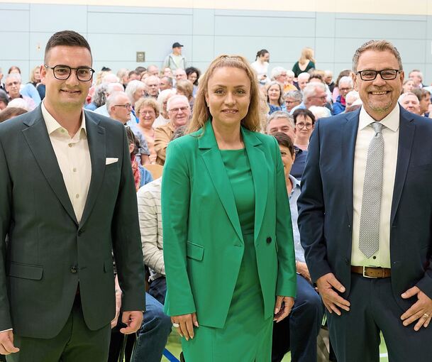 Georg Zimmer, Sabrina Lee und Frank Wohlfahrt (von links) werben um die Gunst der Pleidelsheimerinnen und Pleidelsheimer.