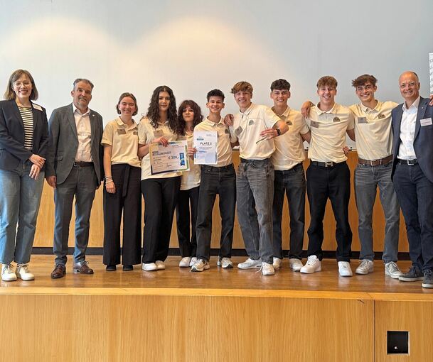 Freude über den zweiten Platz: das Jungunternehmen „DorfHolz“ des Hans-Grüninger-Gymnasiums in Markgröningen.