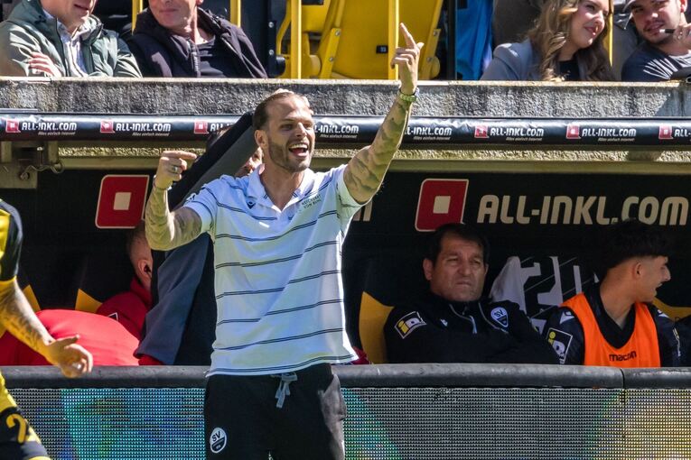 Trainer Dennis Diekmeier vom SV Sandhausen