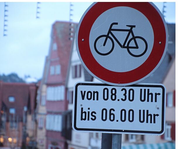 Unmissverständlich: Die Fußgängerzone in Bietigheim-Bissingen ist fast durchgehend für Radler gesperrt. Dennoch gibt es immer wieder Klagen.