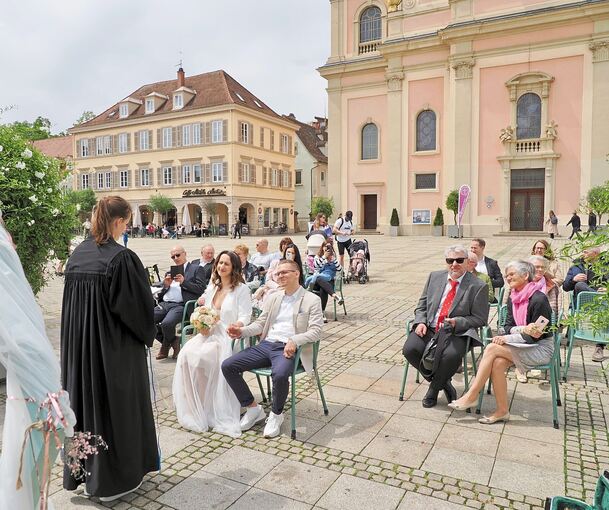 Auch mitten auf dem Marktplatz fanden Hochzeiten statt.